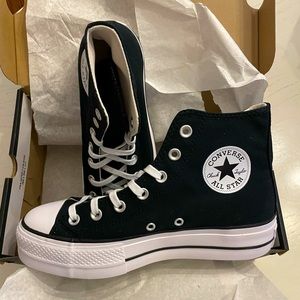 Chuck Taylor All Star Lift Platform Canvas (NWT) Women’s Size 7.5 Black/White